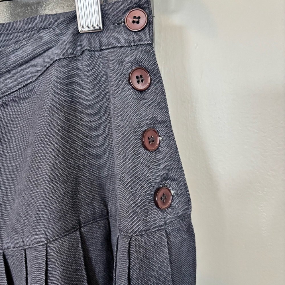 Giraffe Navy Rayon Linen Pleated Skirt - size 10​​ - Picture 2 of 7